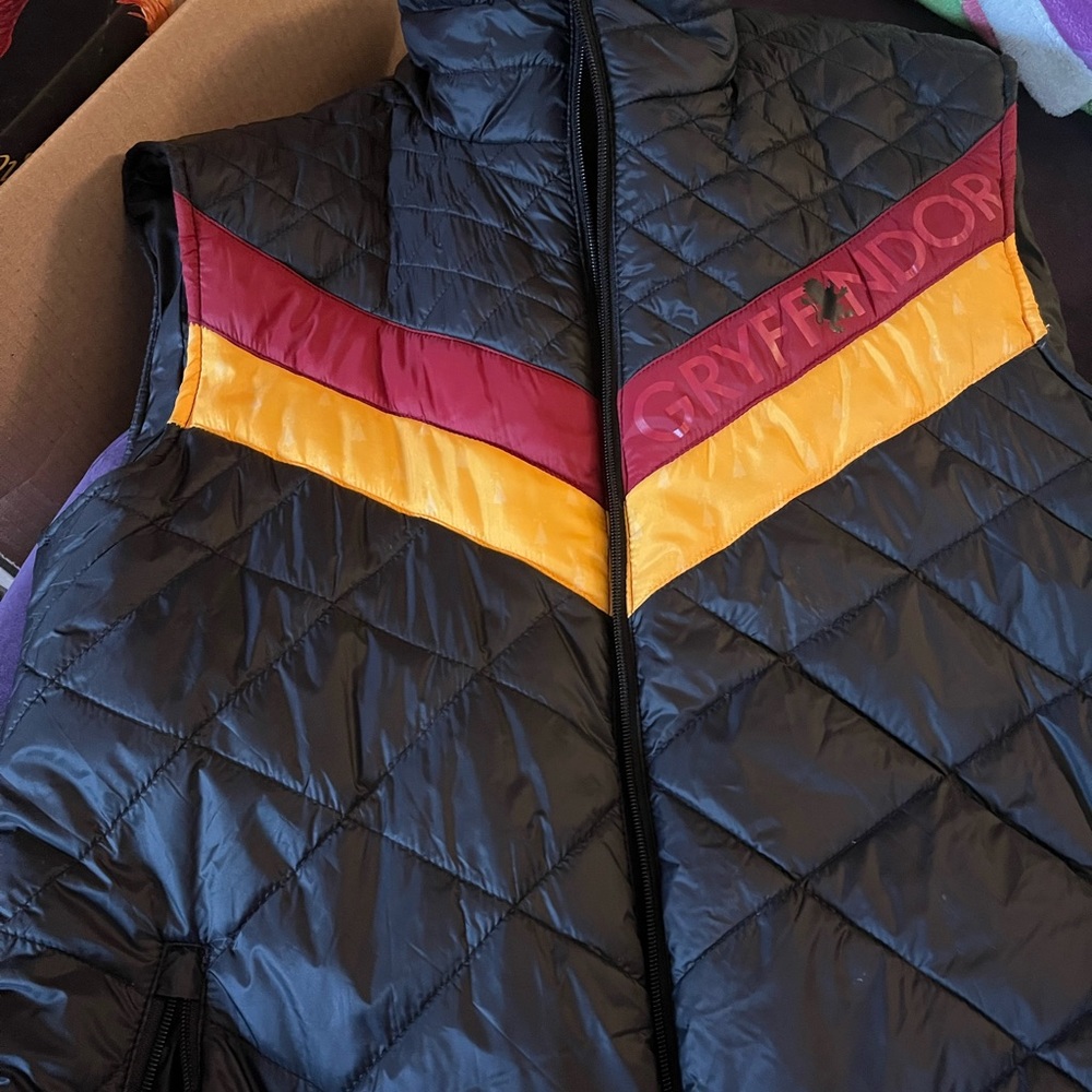 Harry Potter Gryffindor Puffer Vest Men’s SM